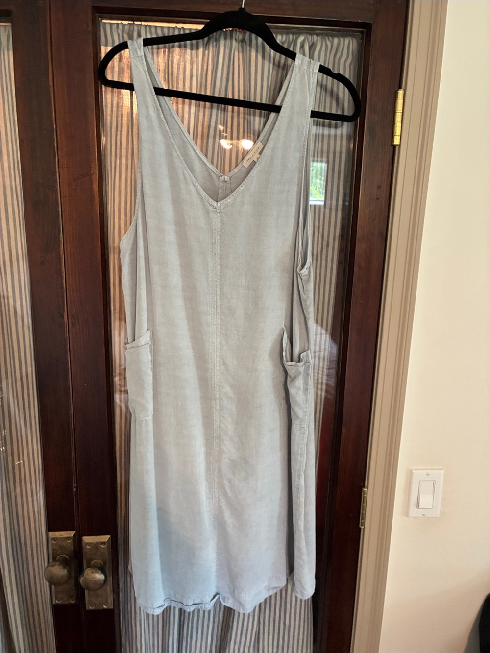 tea n rose Light Blue V-Neck Sleeveless Pocket Shift Dress